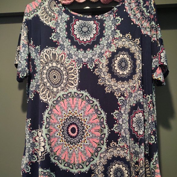 Discount Divas Boutique Tops - Beautiful Mandala patterned Tunic 3X